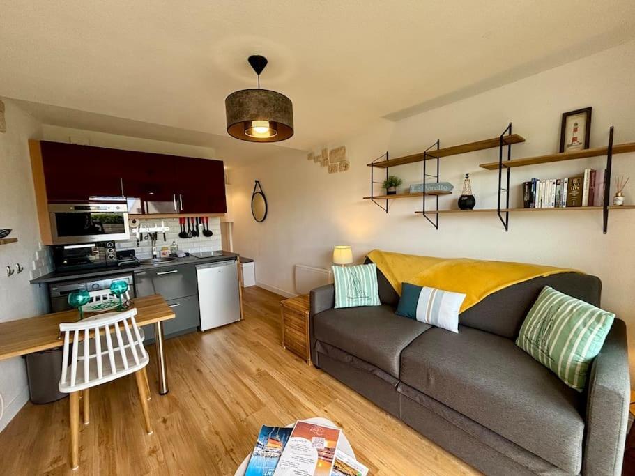 Le Calypso, Avec Terrasse A 50m De La ! Apartment Ploemeur